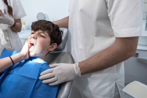 Best Walk-In Emergency Dentist in Oakville, CT